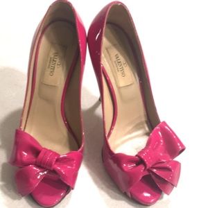 Valentino Shoes - Valentino Couture Bow Fuchsia Pump Valentino Shoes - Valentino Couture Bow Fuchsia Pump